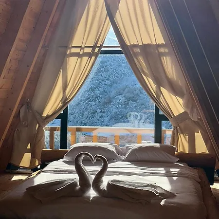 Kurora E Gjelber Rezort Peshkopi