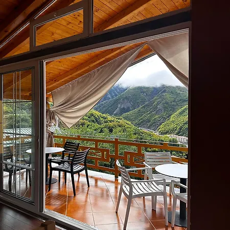 Kurora E Gjelber Rezort Peshkopi