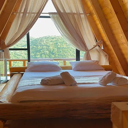 אתר נופש Kurora E Gjelber Peshkopi