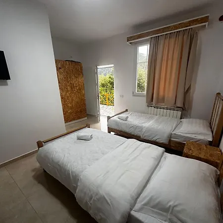 Kurora E Gjelber 度假村 *