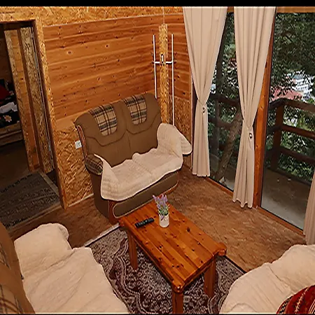 度假村 Kurora E Gjelber *