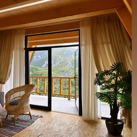 Kurora E Gjelber 度假村