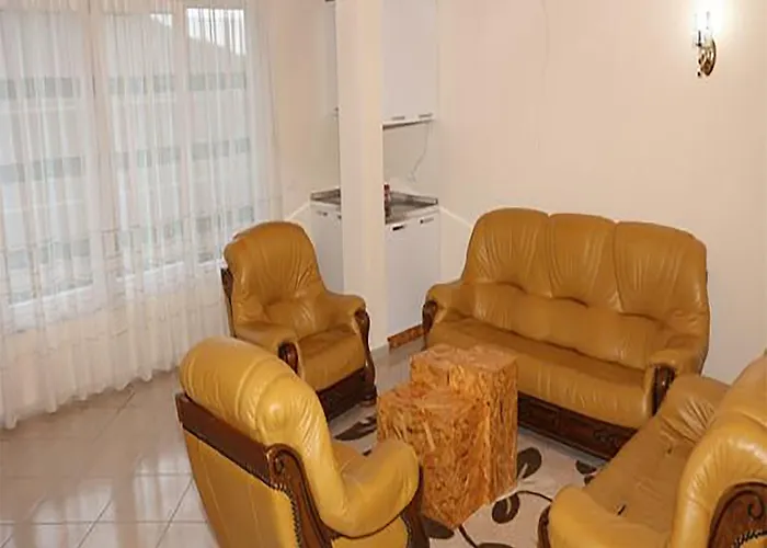 Üdülőközpont Kurora E Gjelber *