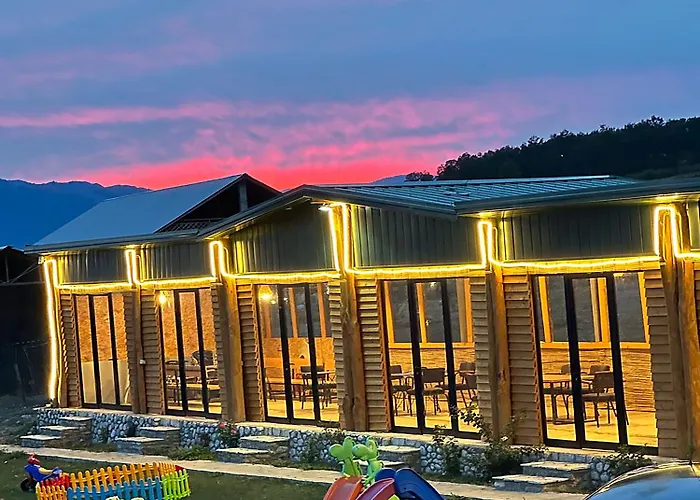 Kurora E Gjelber Üdülőközpont *